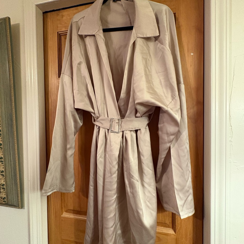 Boohoo Beige Satin Duster Tunic with Belt